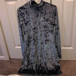 Blue velvet long sleeve dress